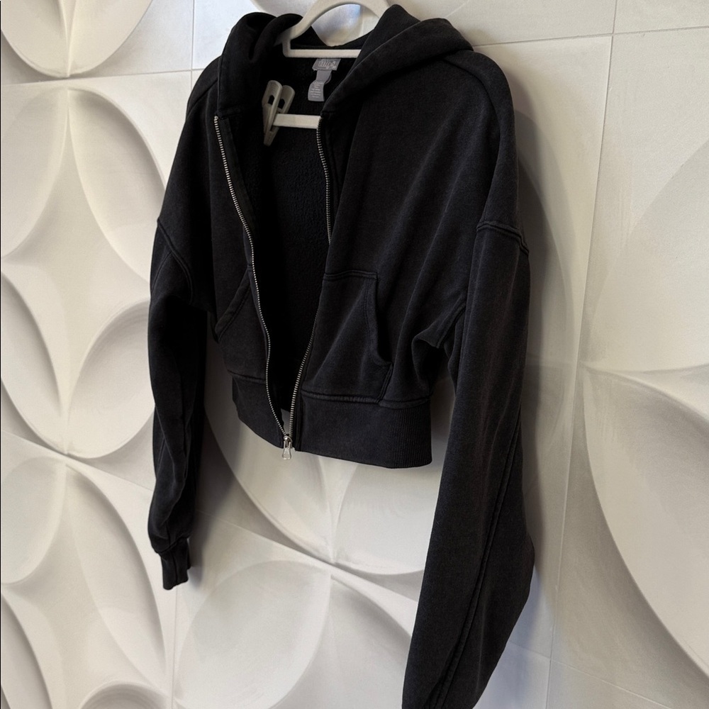 Tilly’s Black Faded Hoodie Zip-Up - Picture 9 of 9